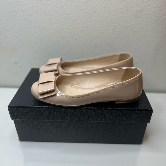 Prada Nude Patent Leather Bow Ballet Flats - Size 7.5 - Picture 2 of 3